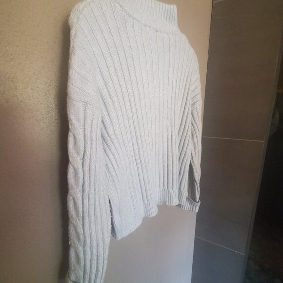Venus Light Blue Cable Knit Sweater size small - Picture 4 of 4